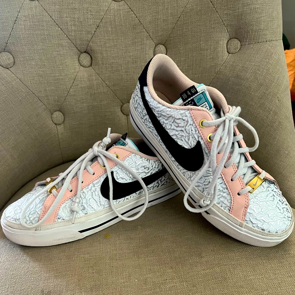 Nike court legacy Serena Williams edition.